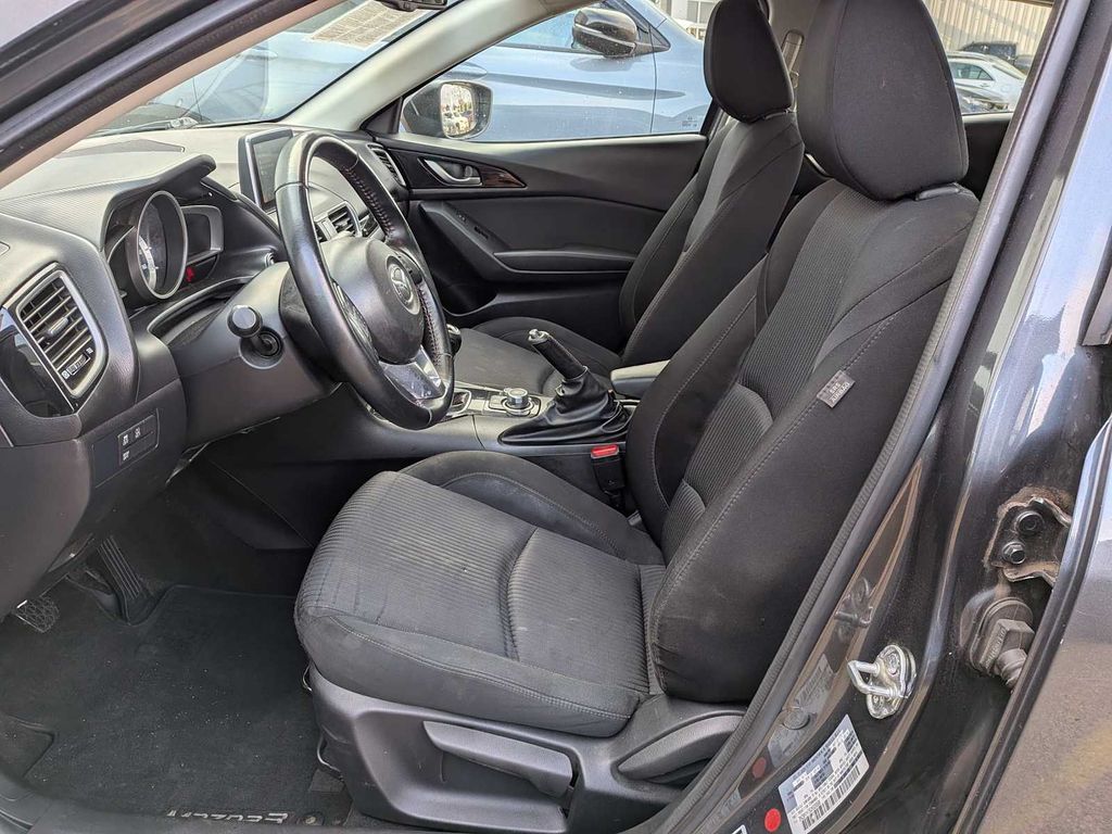 Thumbnail: 2016 Mazda Mazda3 - 10