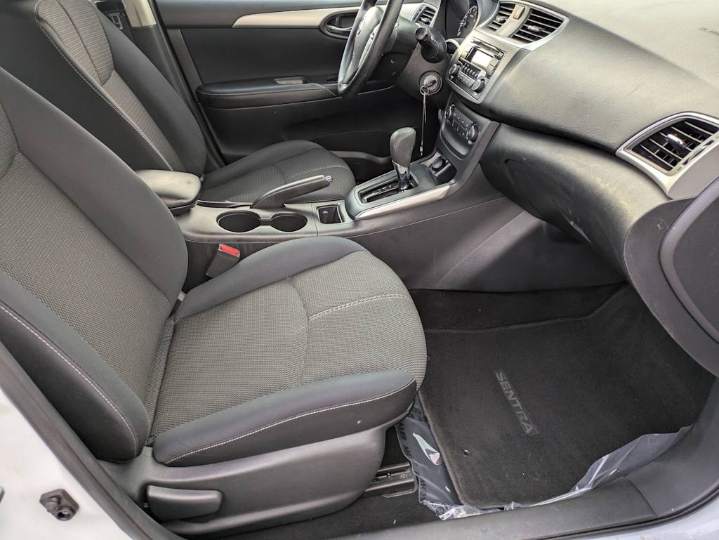 Thumbnail: 2016 Nissan Sentra - 11