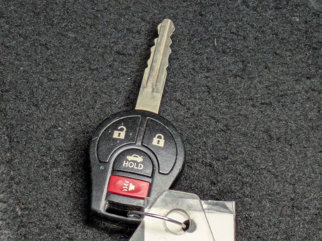 Thumbnail: 2016 Nissan Sentra - 18