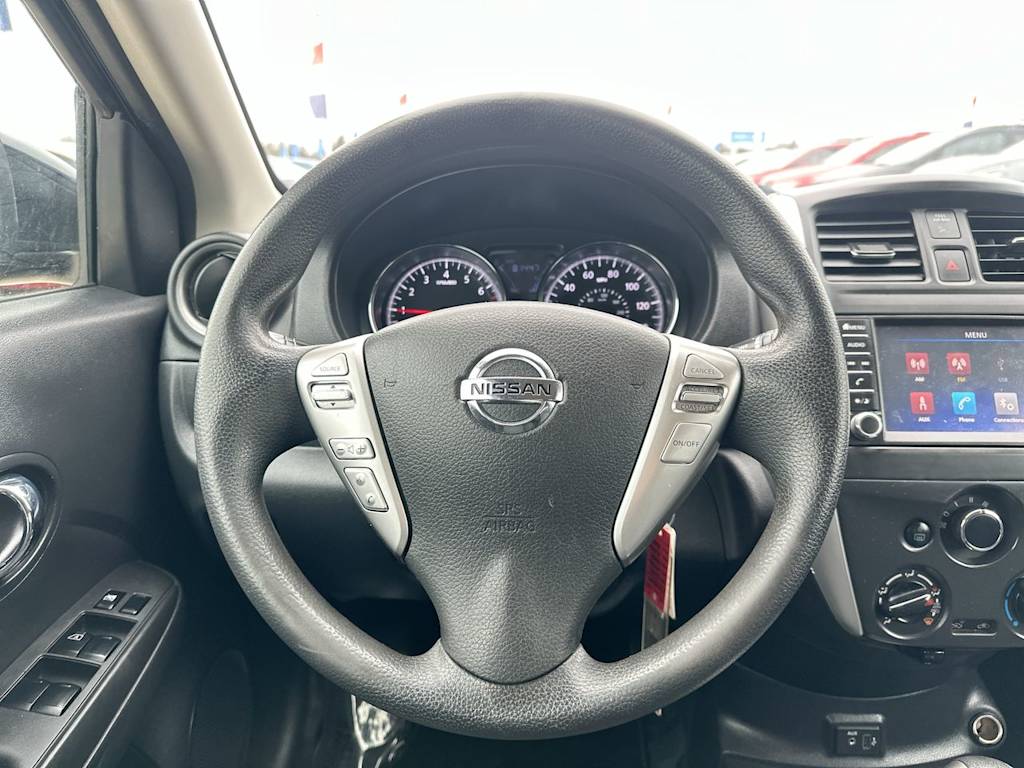 2019 Nissan Versa SV 8