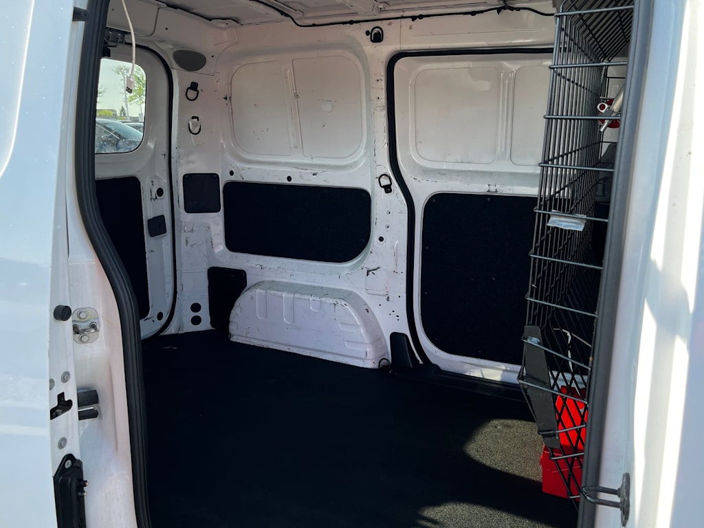 Thumbnail: 2021 Nissan NV200 - 23