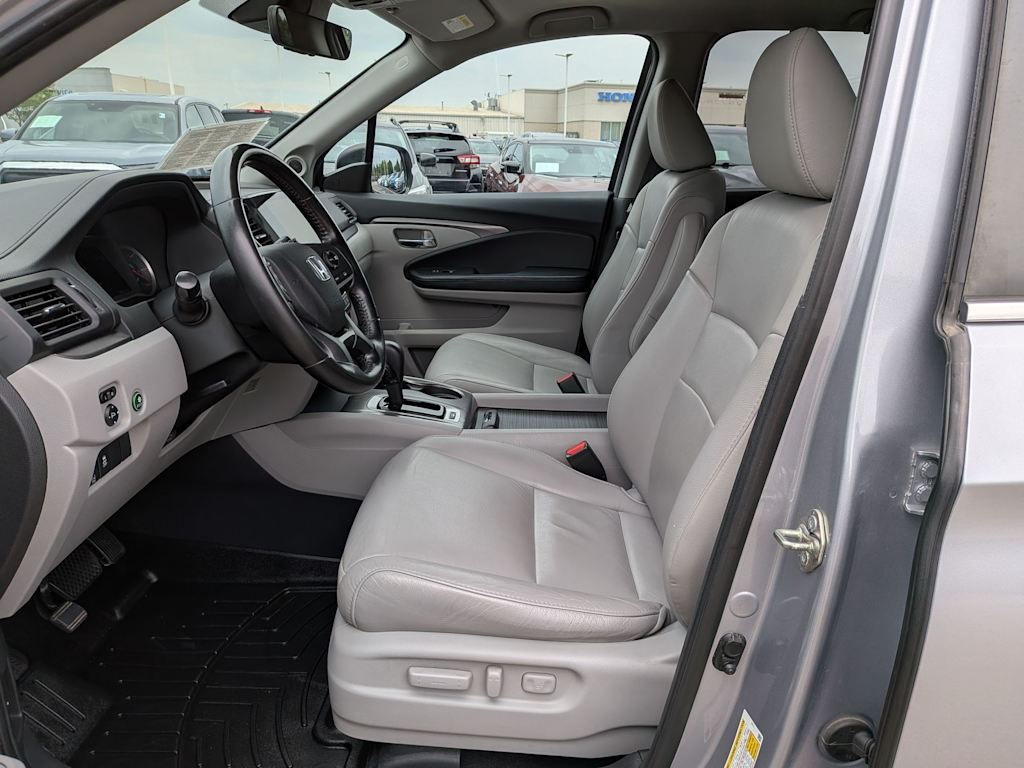 Thumbnail: 2019 Honda Pilot - 10