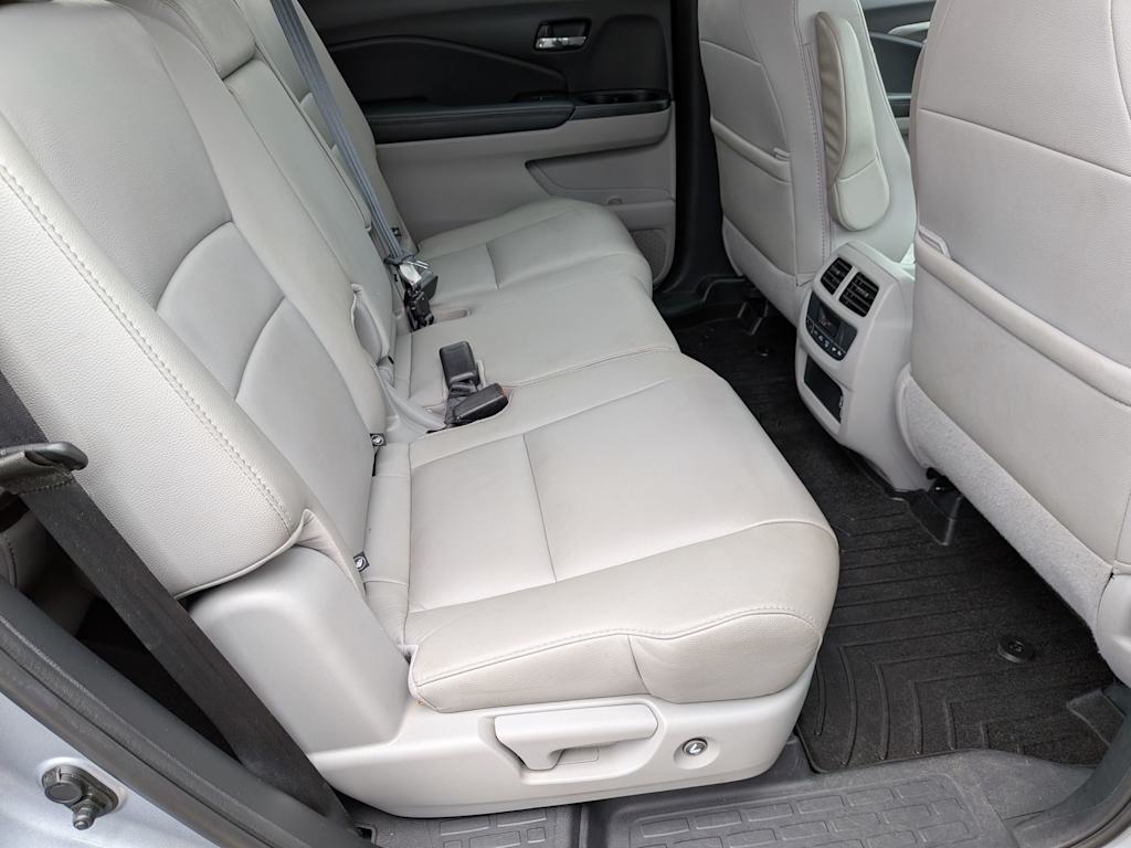 Thumbnail: 2019 Honda Pilot - 11