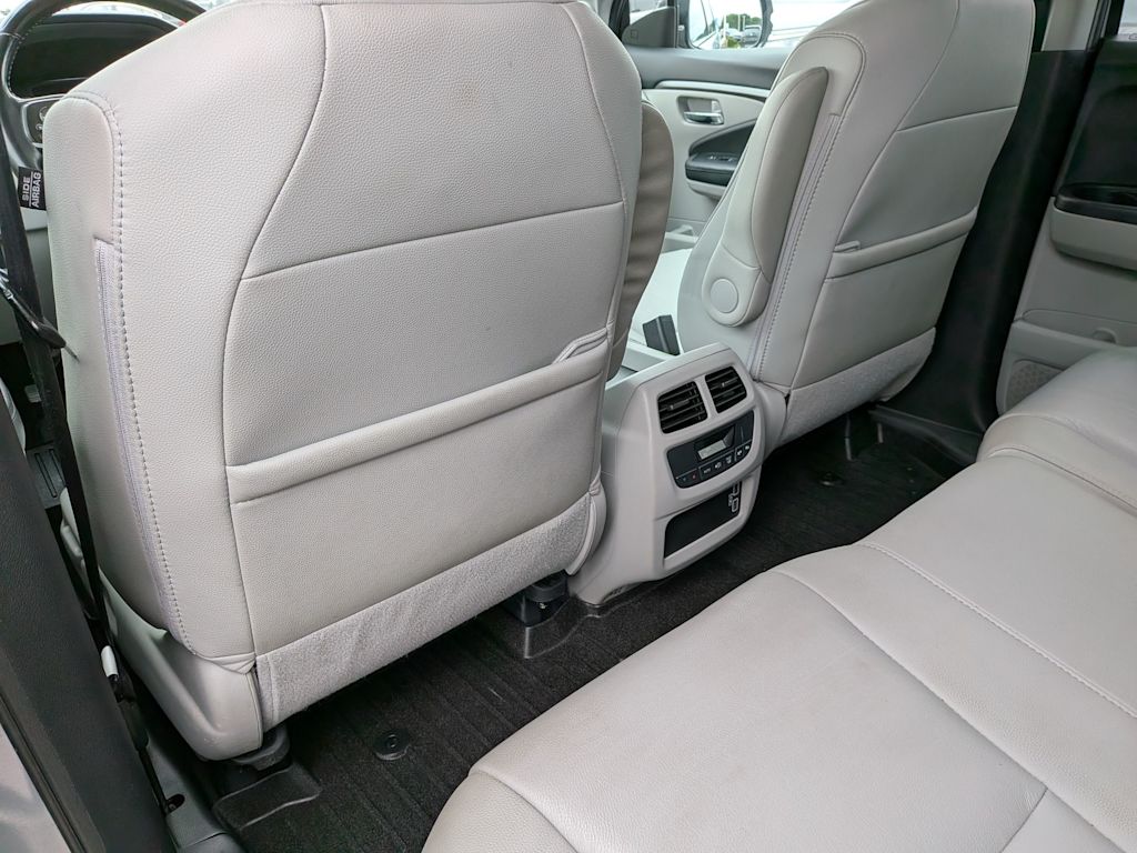 Thumbnail: 2019 Honda Pilot - 12