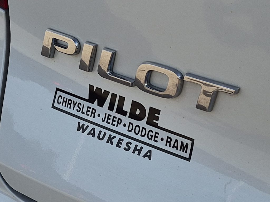 Thumbnail: 2017 Honda Pilot - 7