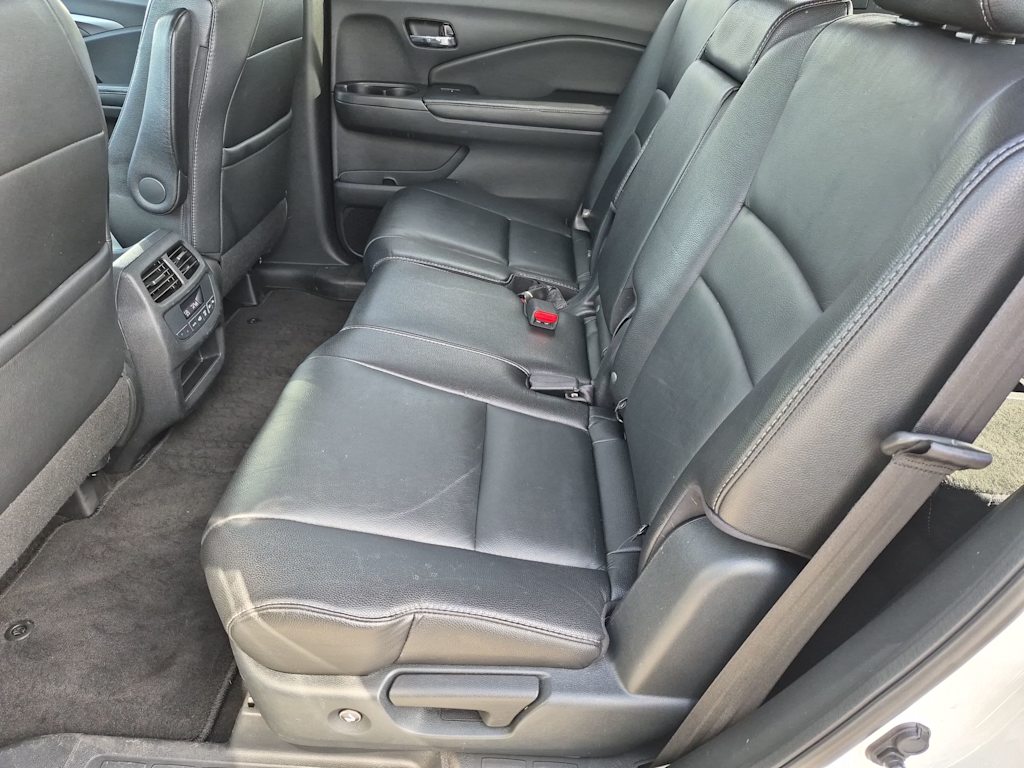 Thumbnail: 2017 Honda Pilot - 25