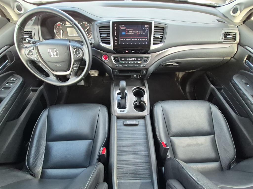 Thumbnail: 2017 Honda Pilot - 9