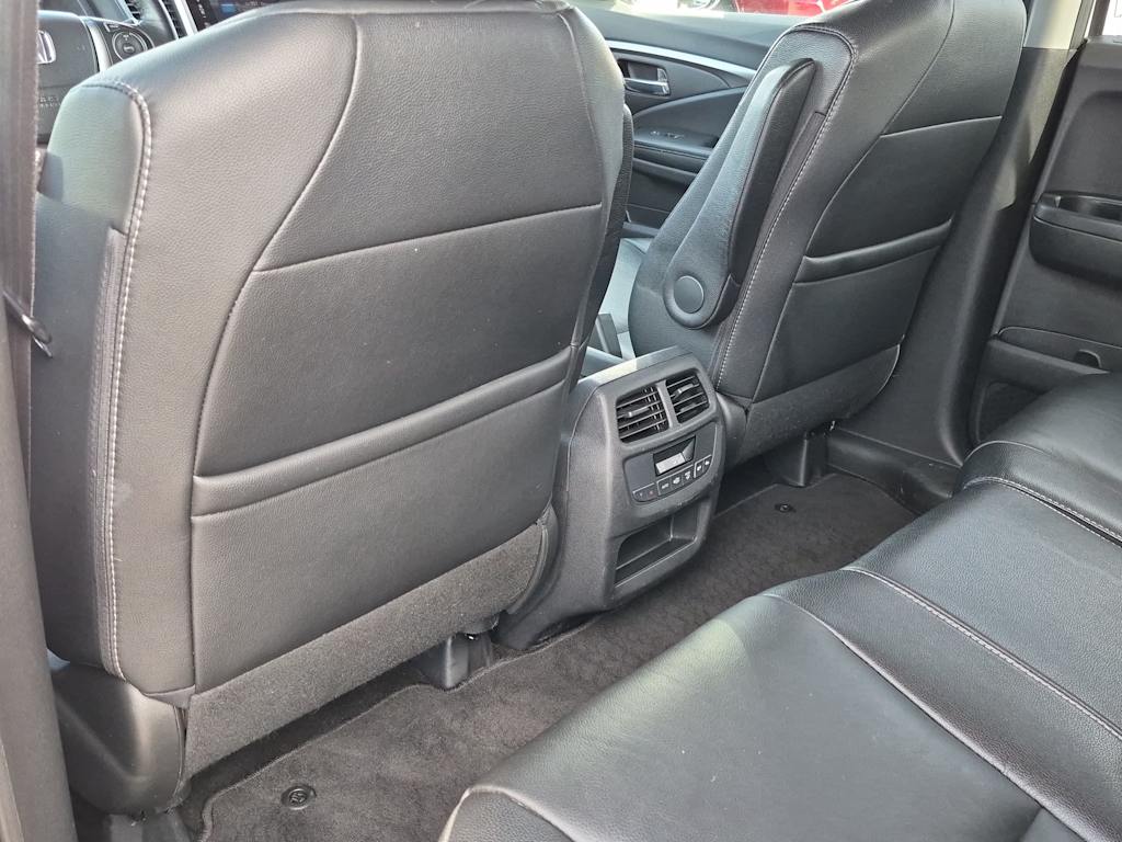 Thumbnail: 2017 Honda Pilot - 12