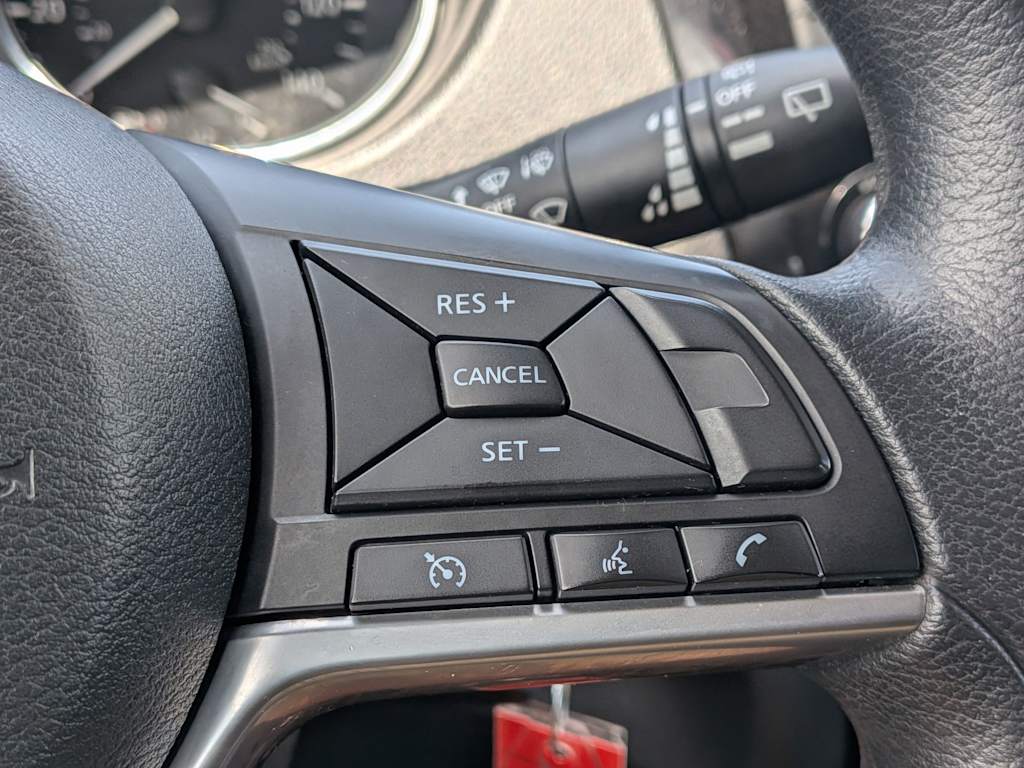 Thumbnail: 2018 Nissan Rogue - 28
