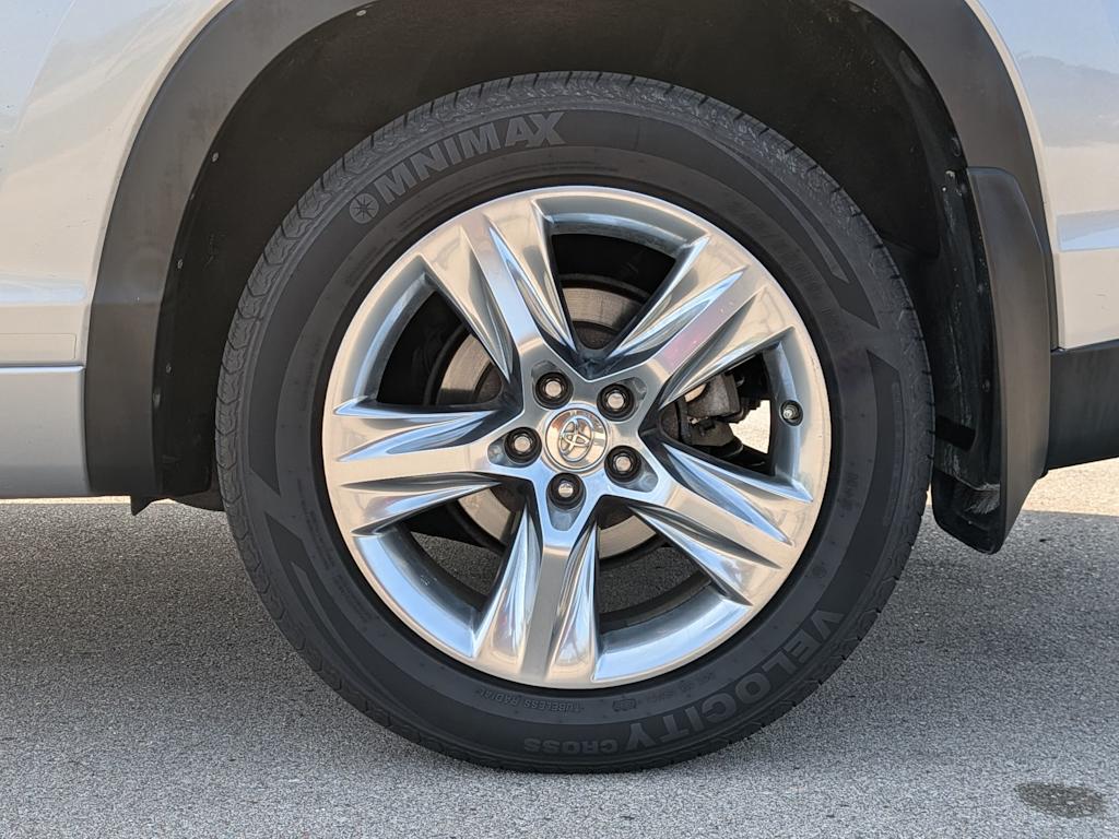 Thumbnail: 2015 Toyota Highlander - 7