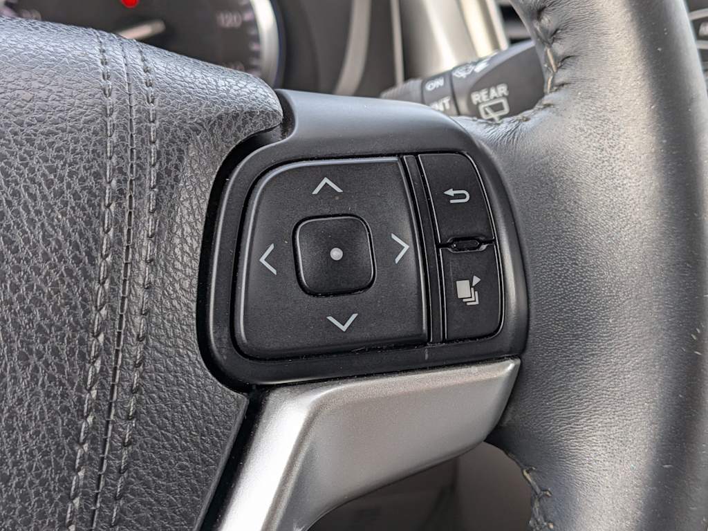 Thumbnail: 2015 Toyota Highlander - 28