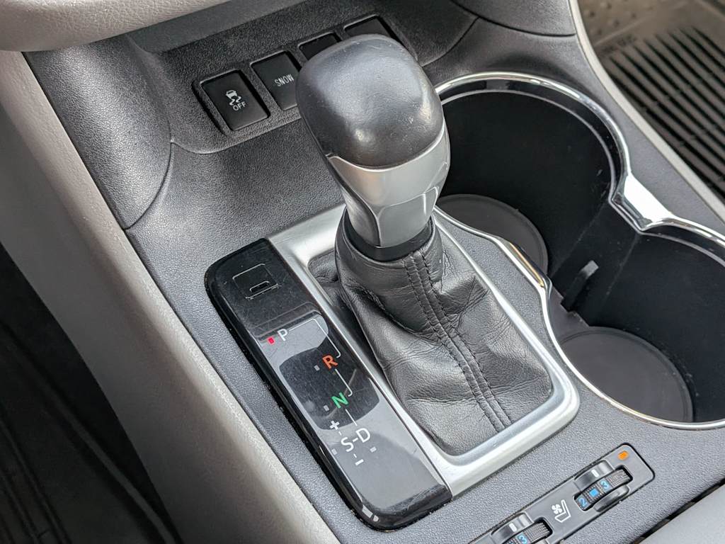 Thumbnail: 2015 Toyota Highlander - 31