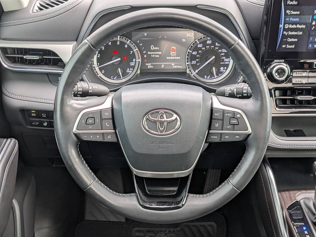Thumbnail: 2022 Toyota Highlander - 13