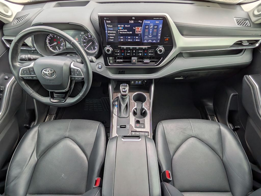 Thumbnail: 2022 Toyota Highlander - 9