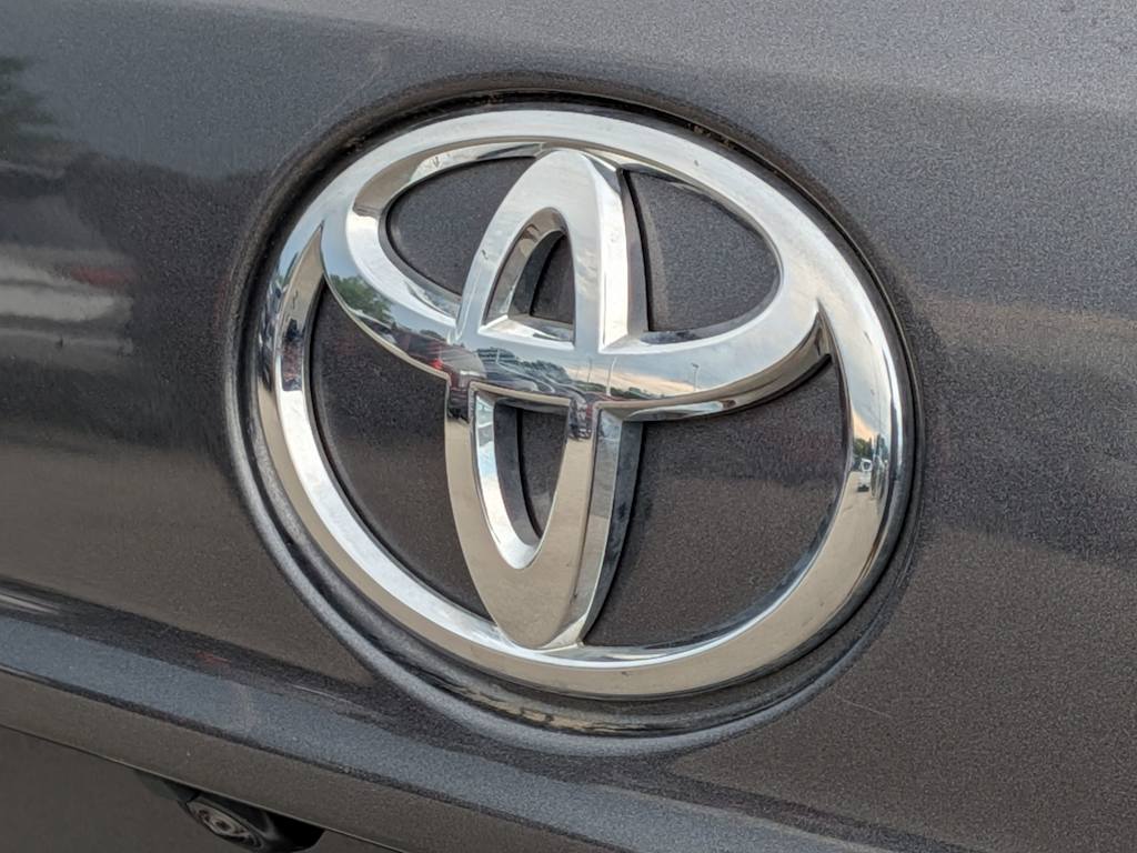 Thumbnail: 2022 Toyota Highlander - 25