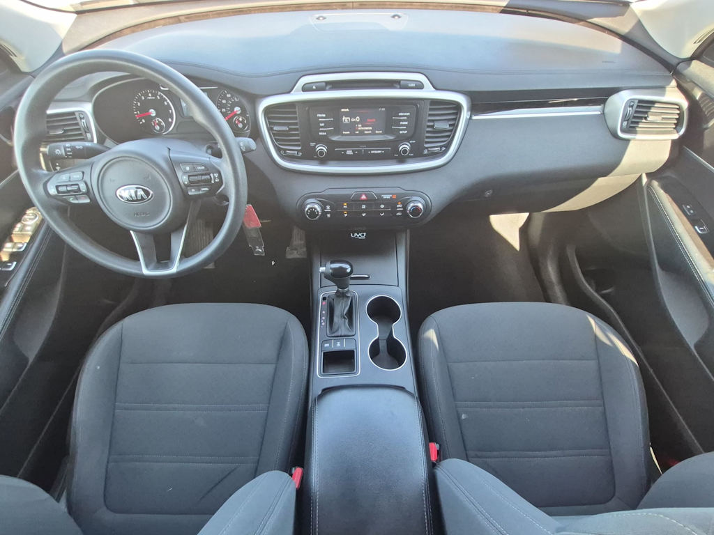 Thumbnail: 2016 Kia Sorento - 9