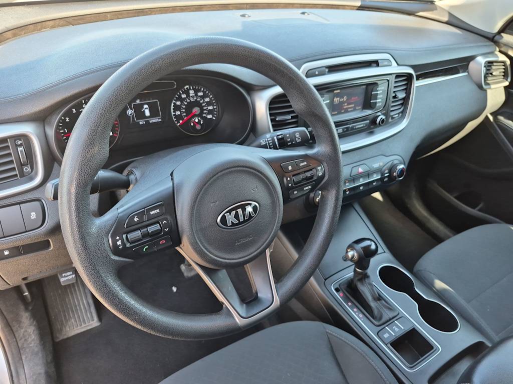 Thumbnail: 2016 Kia Sorento - 2