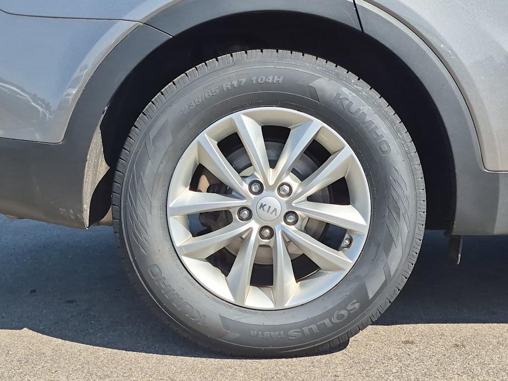 Thumbnail: 2016 Kia Sorento - 8