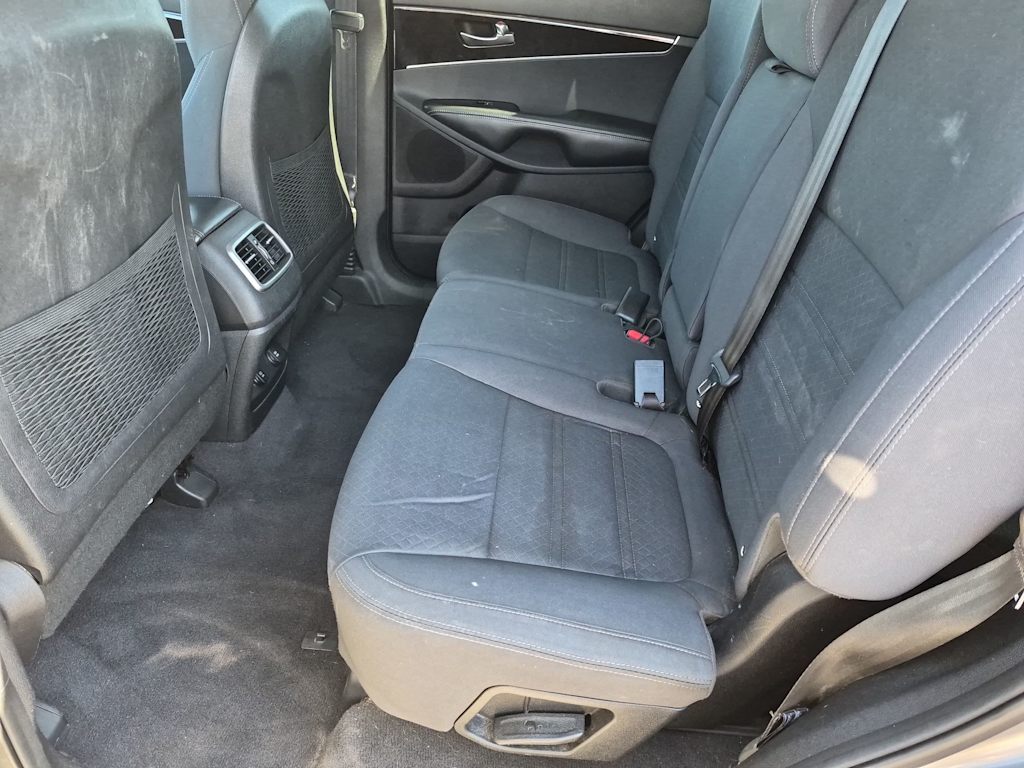 Thumbnail: 2016 Kia Sorento - 26