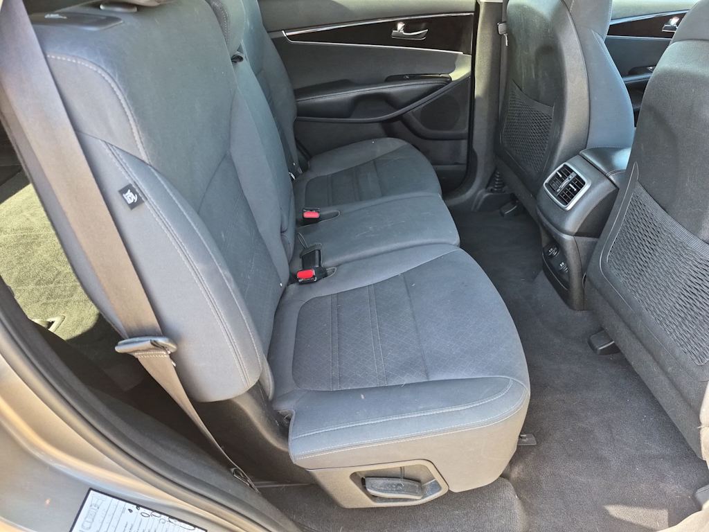 Thumbnail: 2016 Kia Sorento - 27
