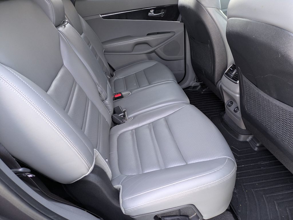 Thumbnail: 2016 Kia Sorento - 28