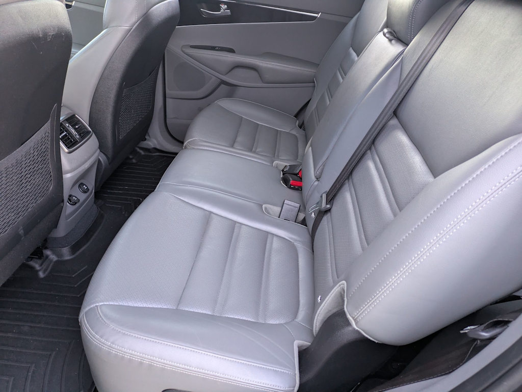 Thumbnail: 2016 Kia Sorento - 27