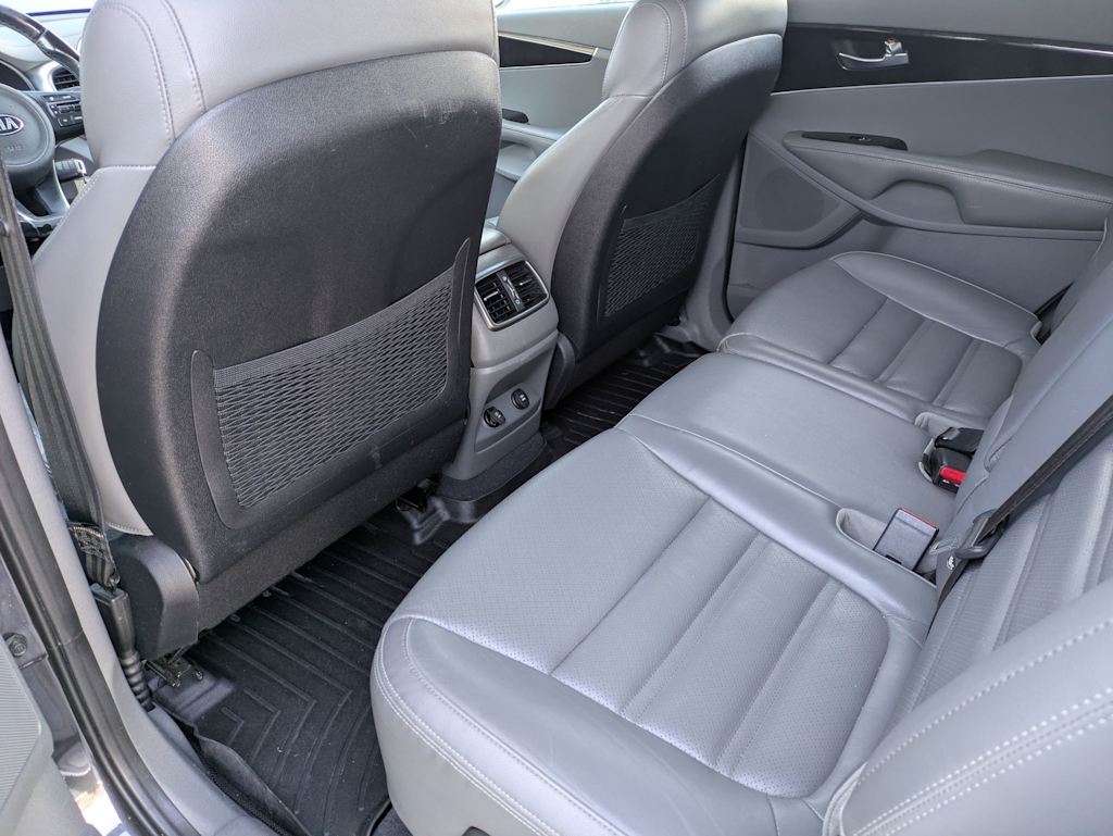 Thumbnail: 2016 Kia Sorento - 12