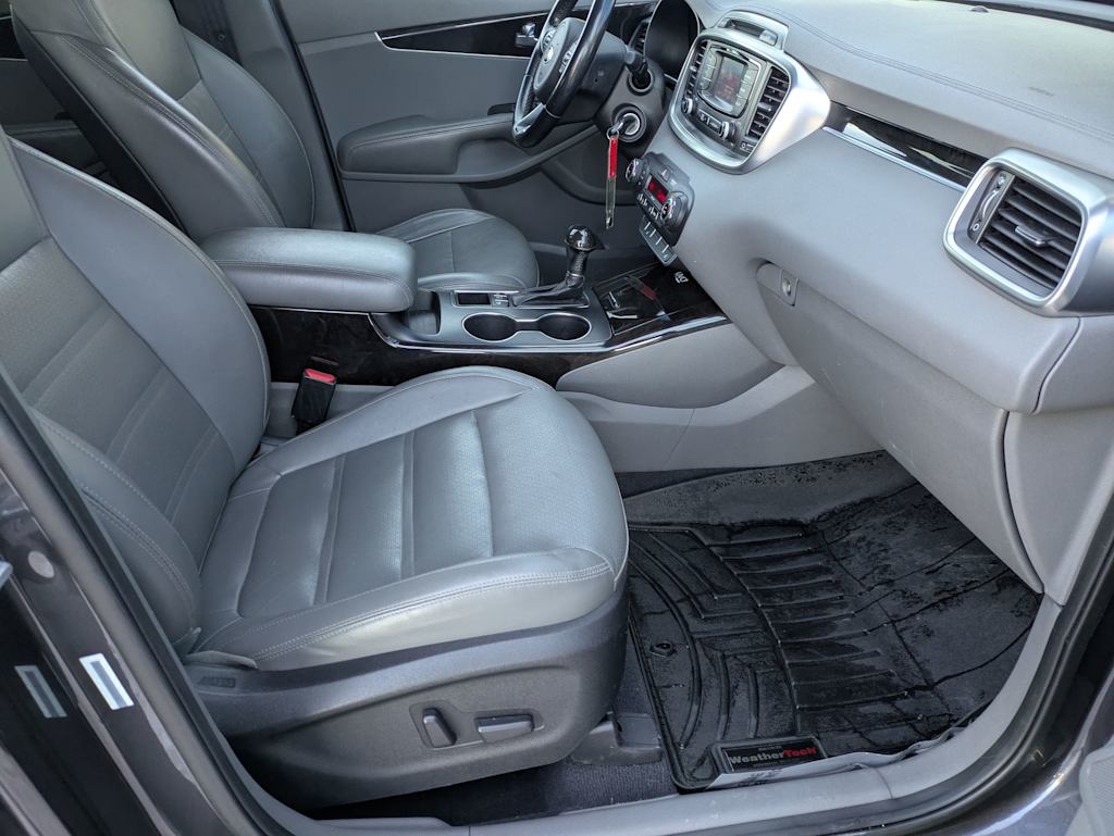 Thumbnail: 2016 Kia Sorento - 11