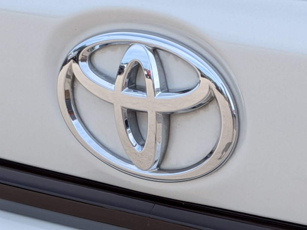 Thumbnail: 2020 Toyota Corolla - 25