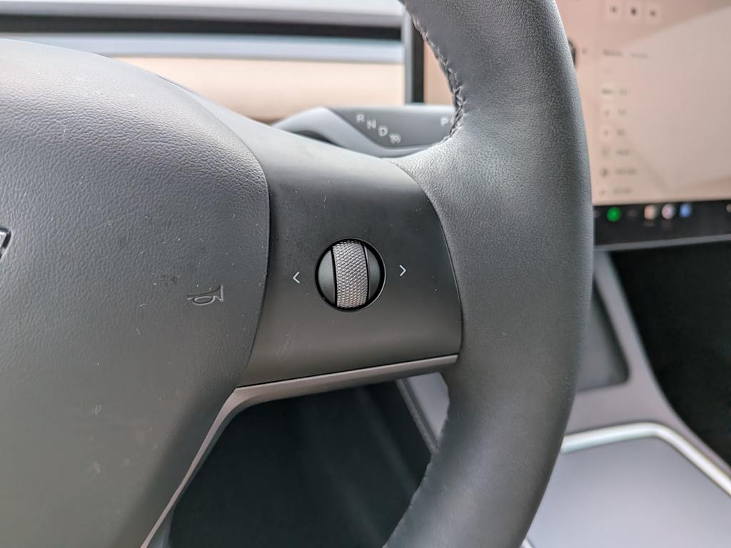 Thumbnail: 2023 Tesla Model 3 - 28