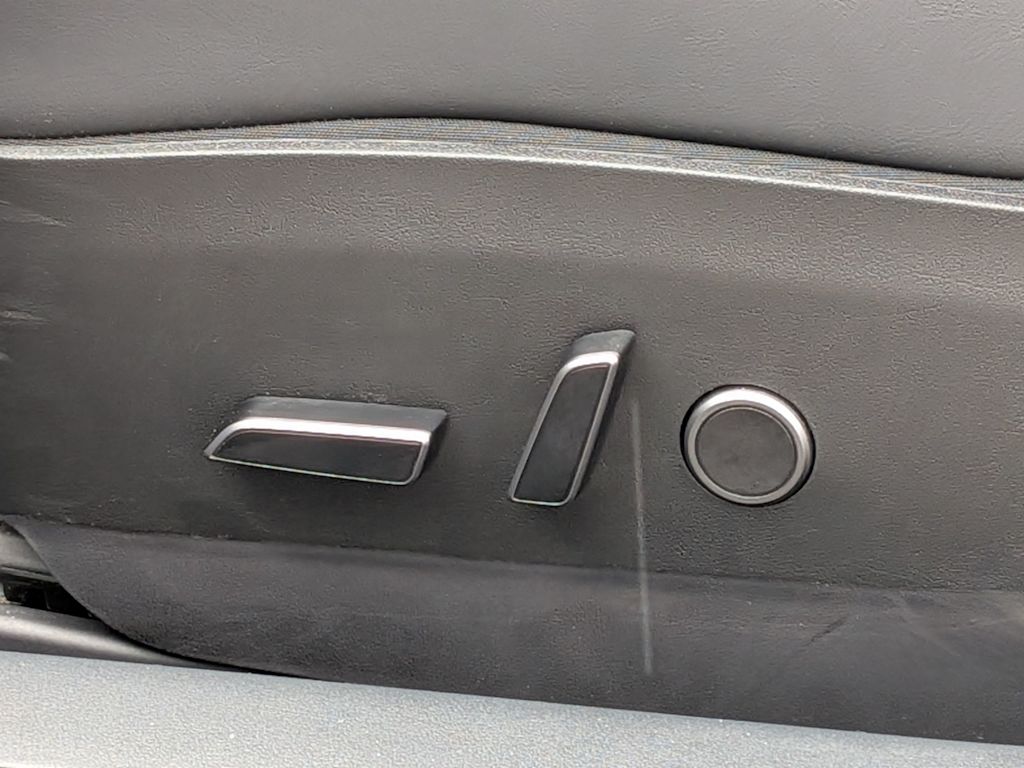 Thumbnail: 2023 Tesla Model 3 - 22