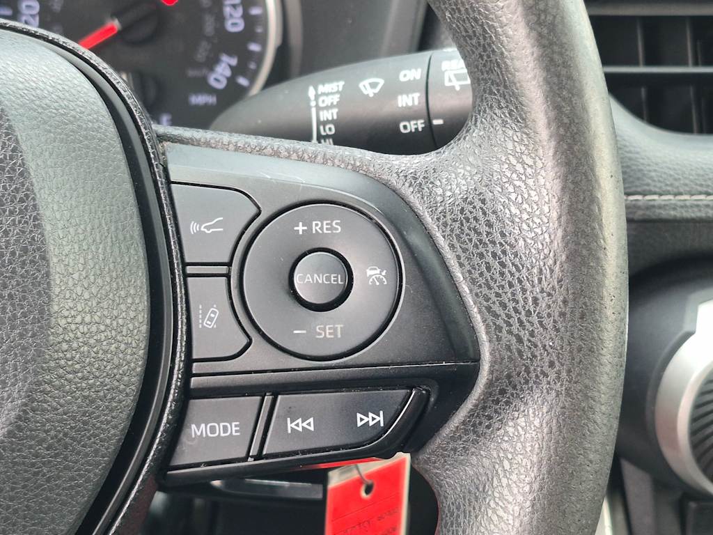Thumbnail: 2020 Toyota RAV4 - 24