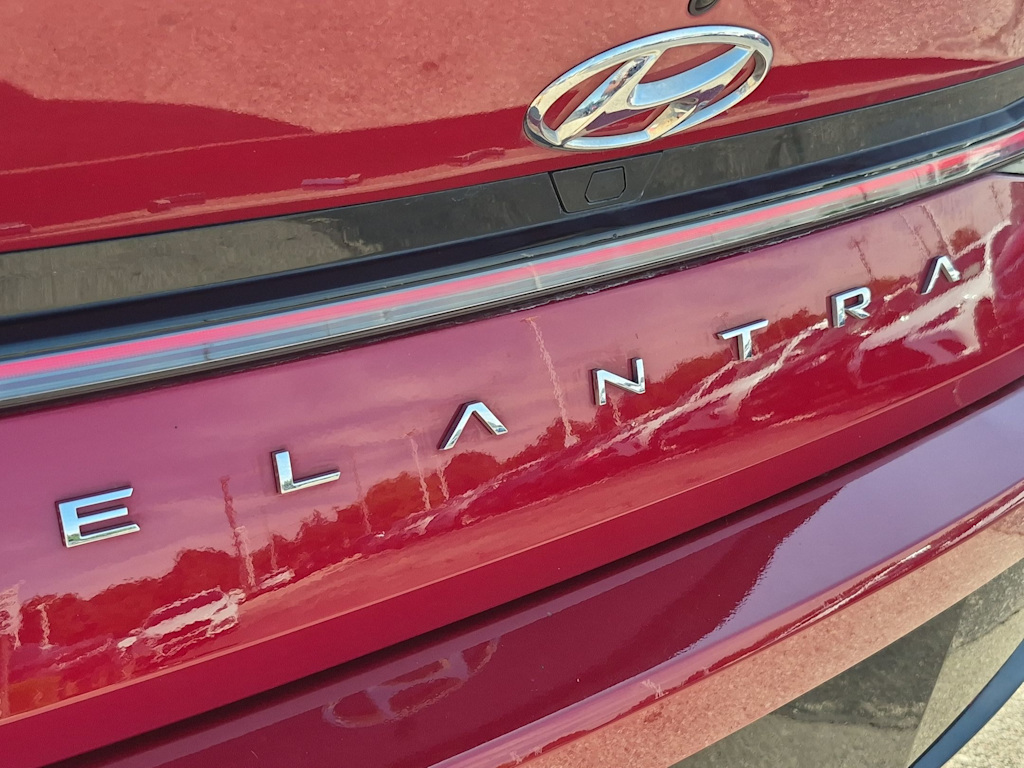 Thumbnail: 2021 Hyundai Elantra - 6