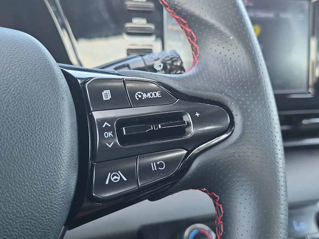 Thumbnail: 2021 Hyundai Elantra - 31