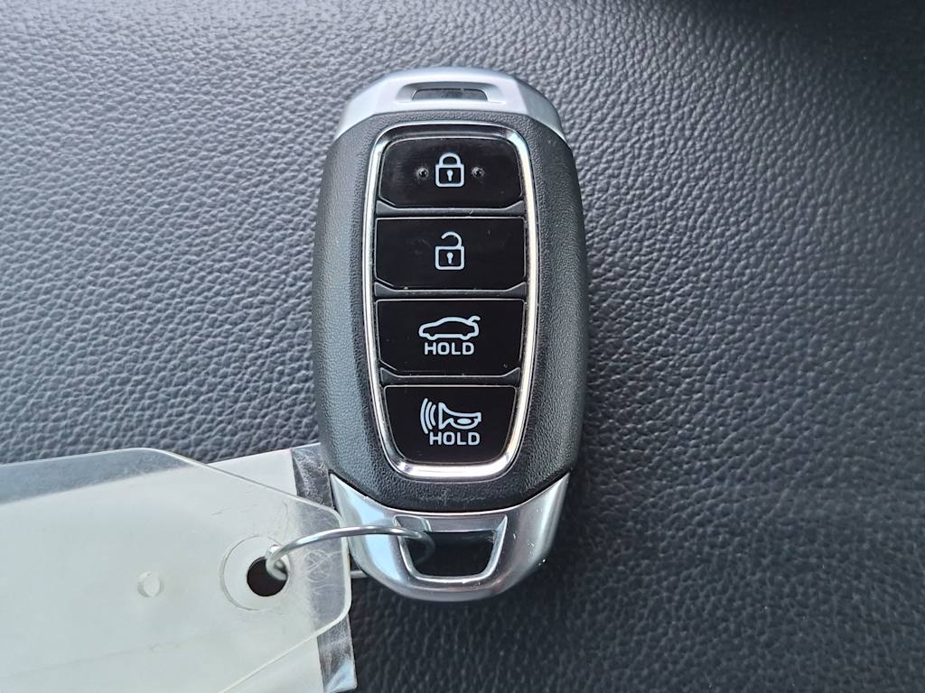 Thumbnail: 2021 Hyundai Elantra - 17