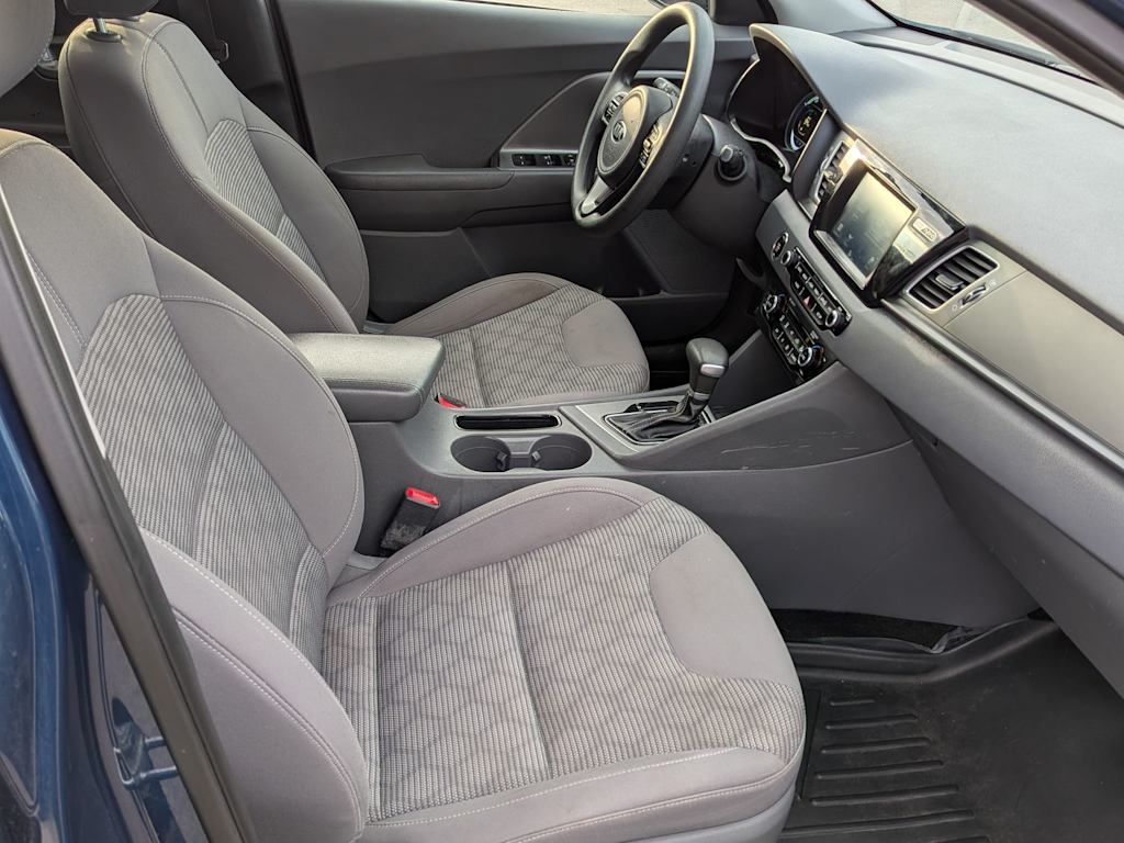 Thumbnail: 2018 Kia Niro - 11