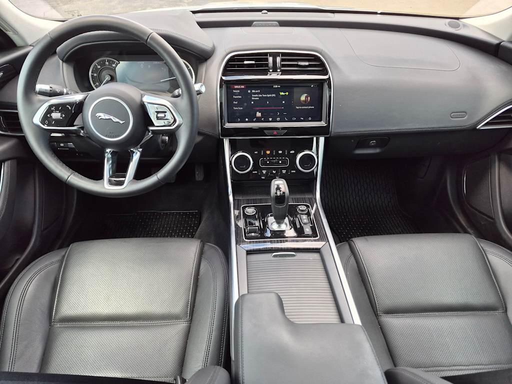 Thumbnail: 2020 Jaguar XE - 8
