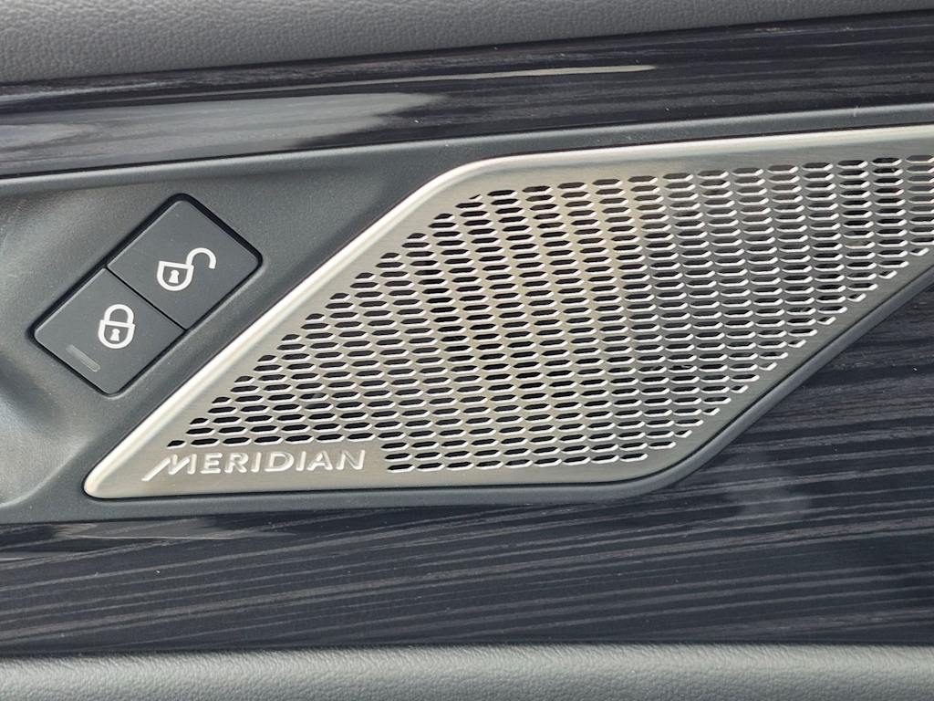Thumbnail: 2020 Jaguar XE - 33