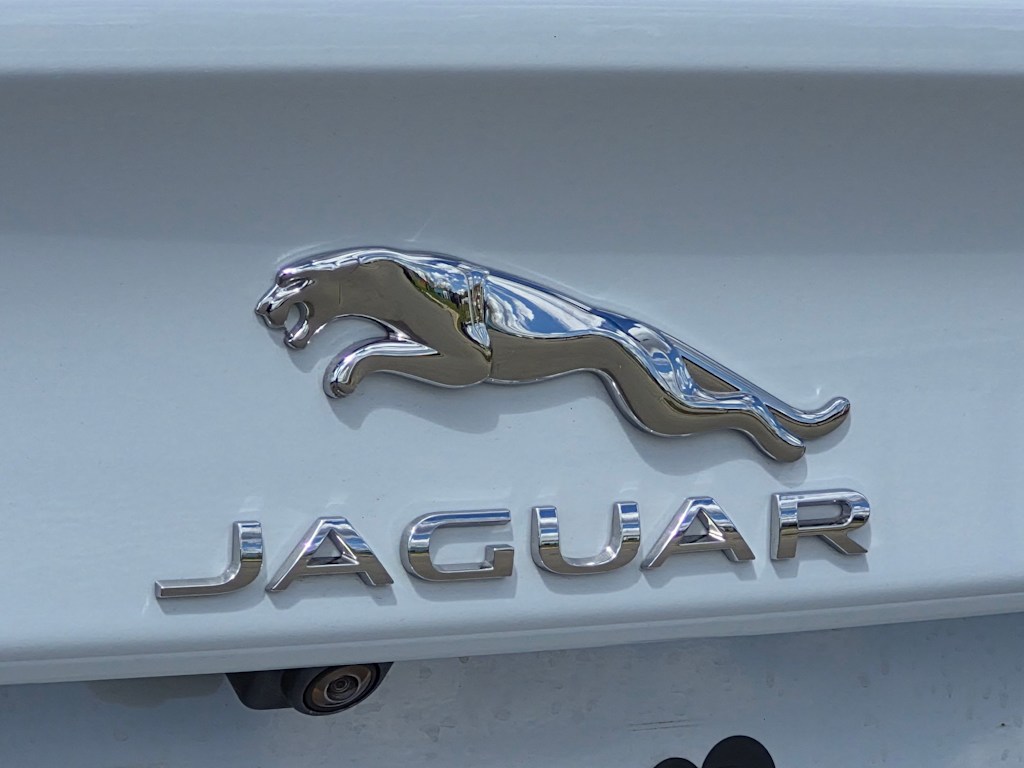 Thumbnail: 2020 Jaguar XE - 6