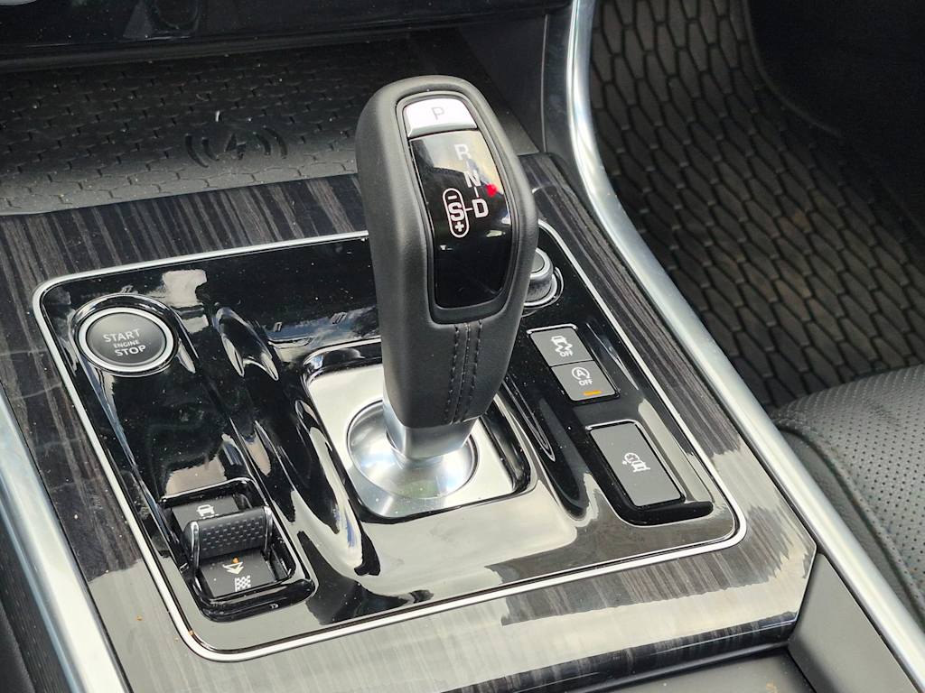 Thumbnail: 2020 Jaguar XE - 34