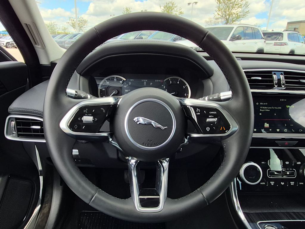 Thumbnail: 2020 Jaguar XE - 12