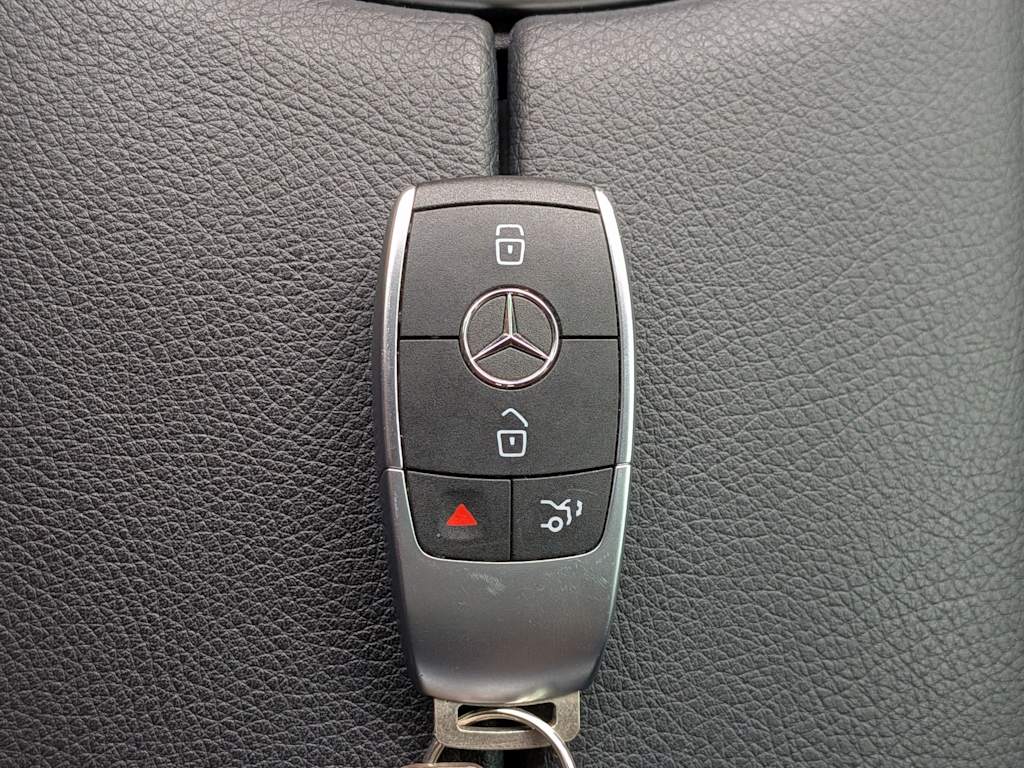 Thumbnail: 2021 Mercedes-Benz GLC - 18
