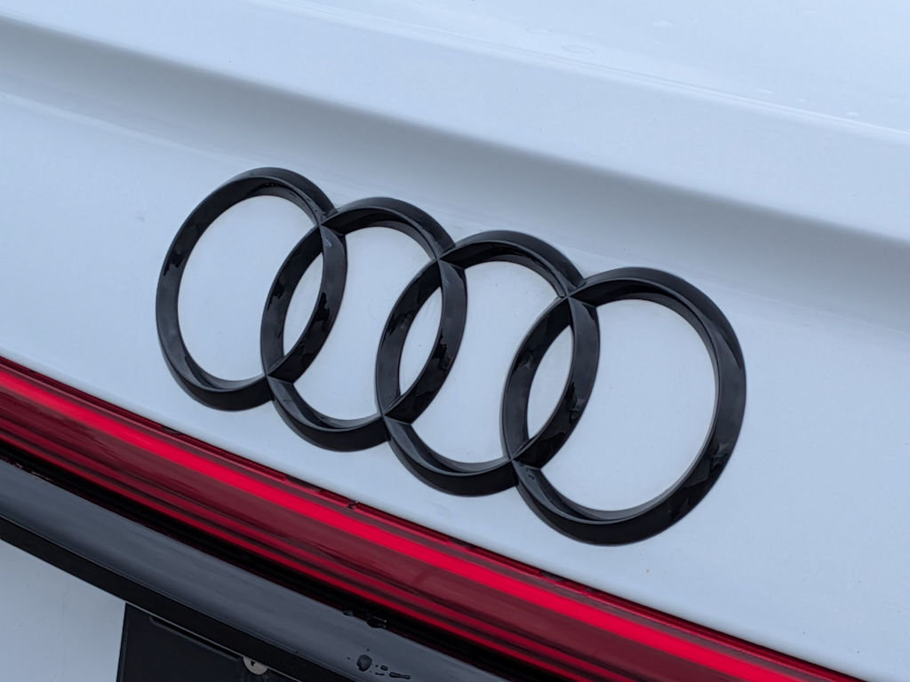 Thumbnail: 2021 Audi A8 - 25