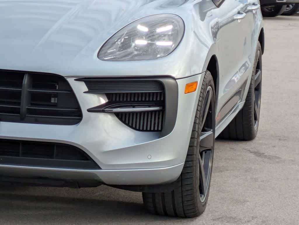 Thumbnail: 2021 Porsche Macan - 22