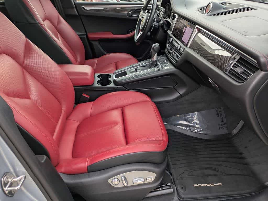 Thumbnail: 2021 Porsche Macan - 10