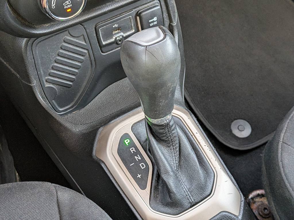 Thumbnail: 2017 Jeep Renegade - 14