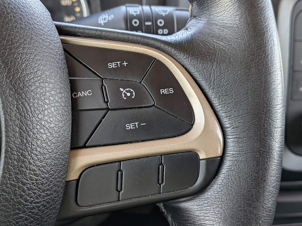 Thumbnail: 2017 Jeep Renegade - 29