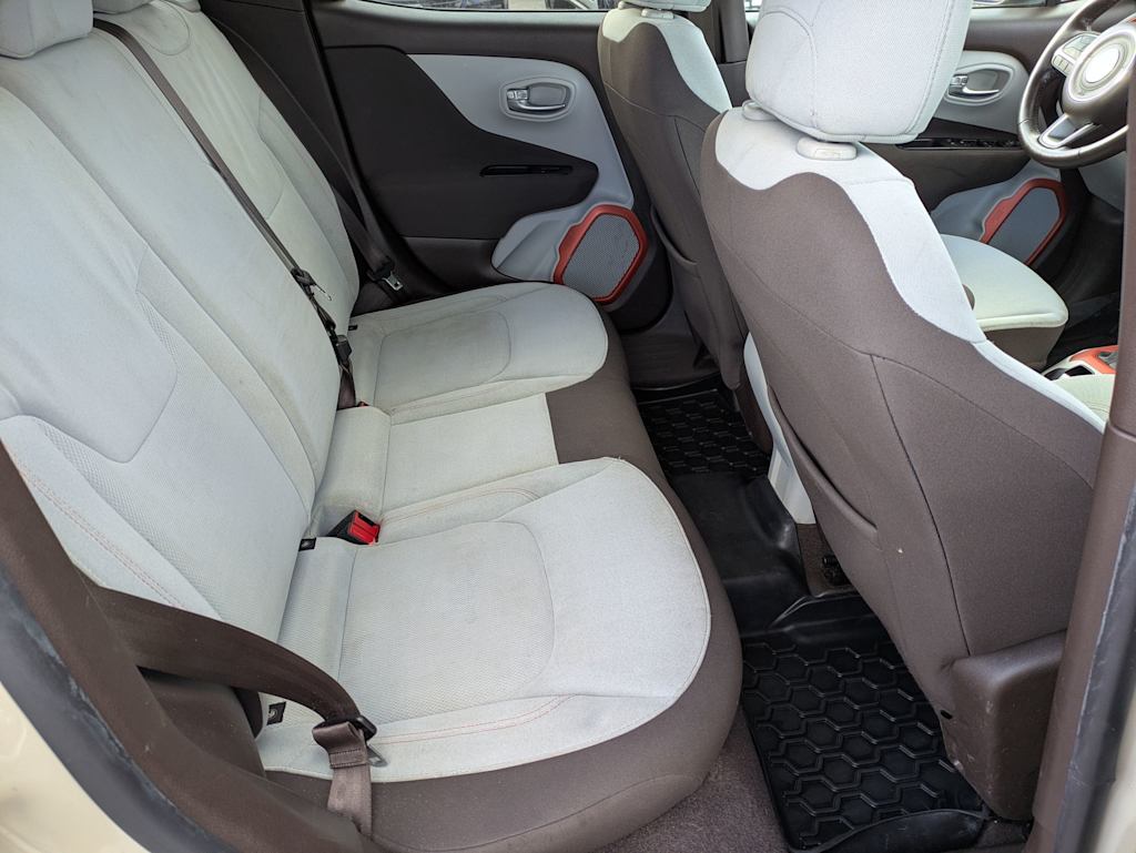 Thumbnail: 2016 Jeep Renegade - 23