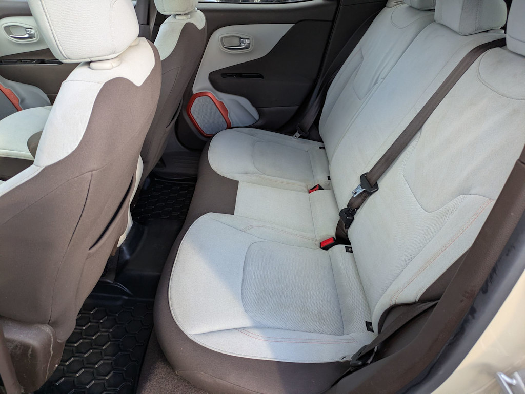 Thumbnail: 2016 Jeep Renegade - 22