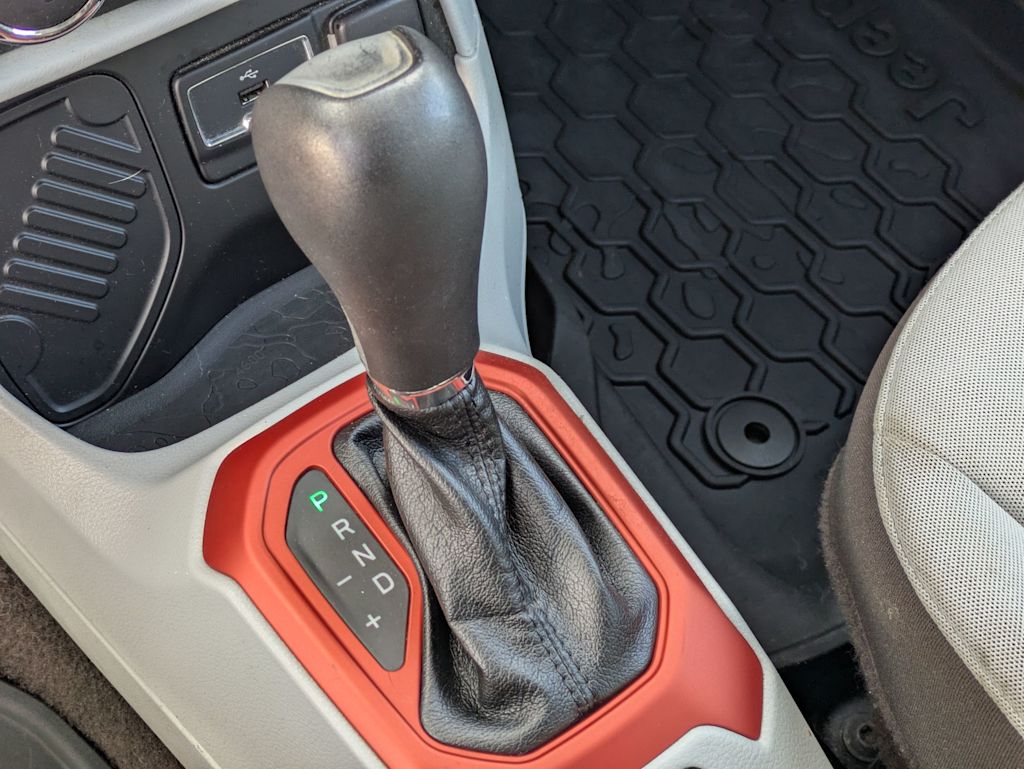 Thumbnail: 2016 Jeep Renegade - 13